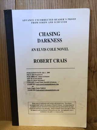 Item #503704 Chasing Darkness. Robert Crais