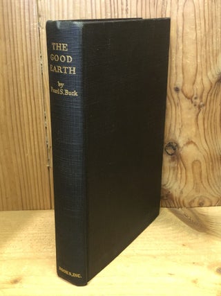 Item #507840 The Good Earth. Pearl Buck