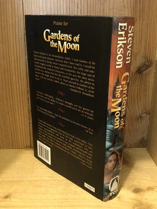 Gardens of the Moon: Book One of the Malazan Book of the Fallen